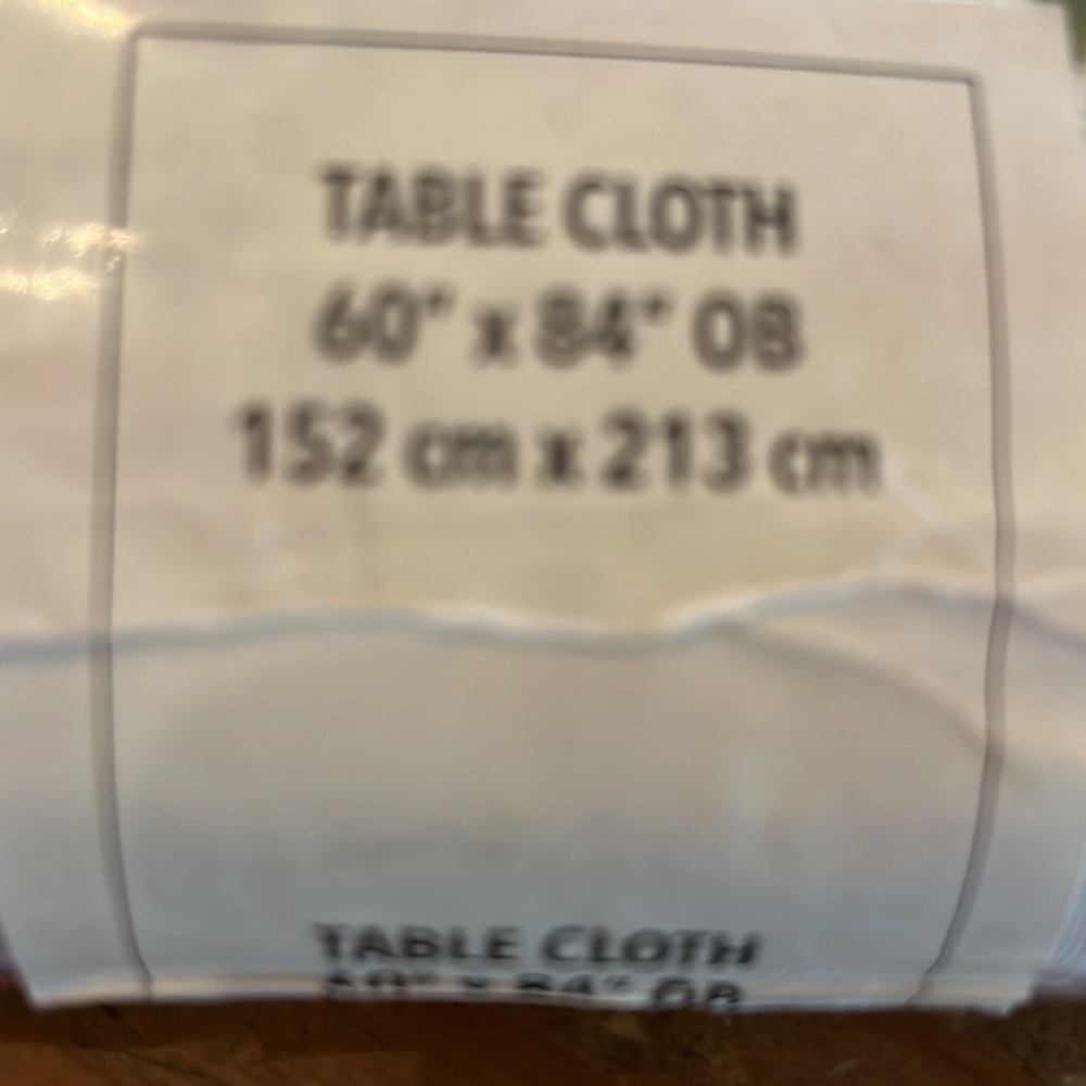 Tablecloth - Picture 2 of 3